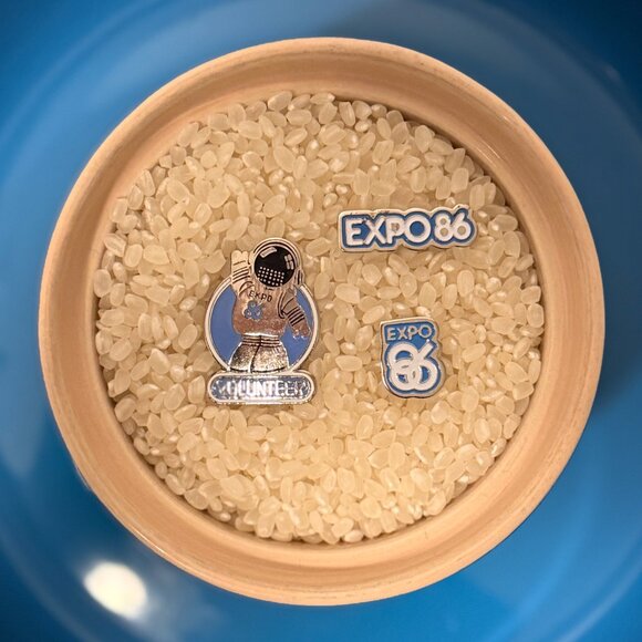 Expo 86 Vintage Collector’s Souvenir Pins - Picture 1 of 6